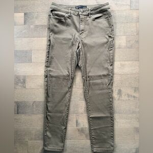 RW kaki Women's Natalie jegging in Olive, size M